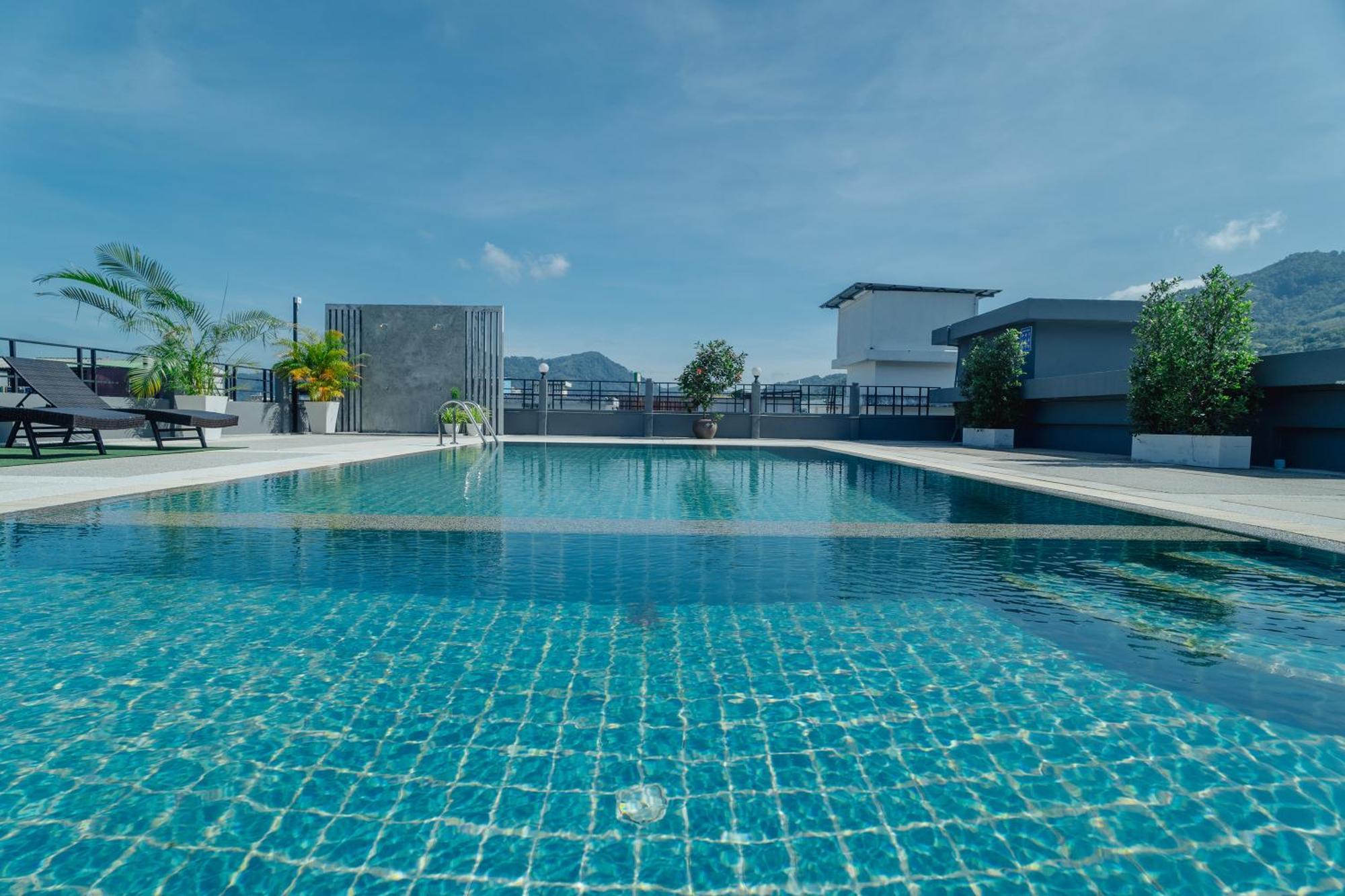 Di Yana Patong Hotell Exteriör bild