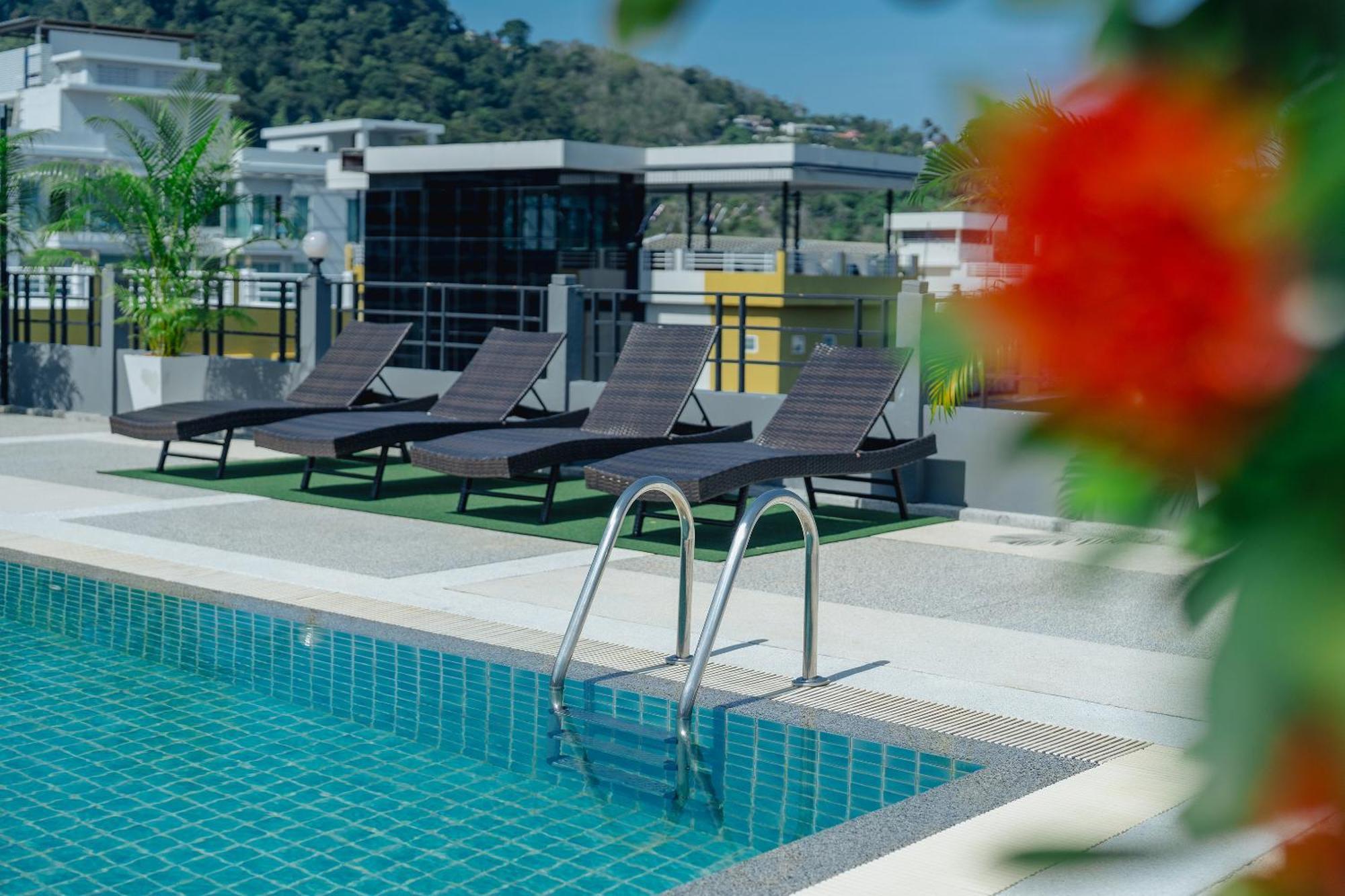 Di Yana Patong Hotell Exteriör bild