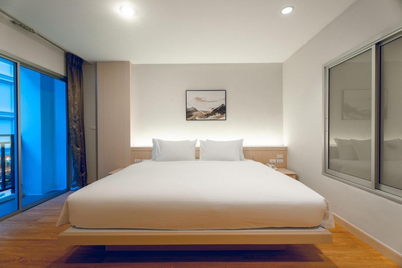 Di Yana Patong Hotell Exteriör bild