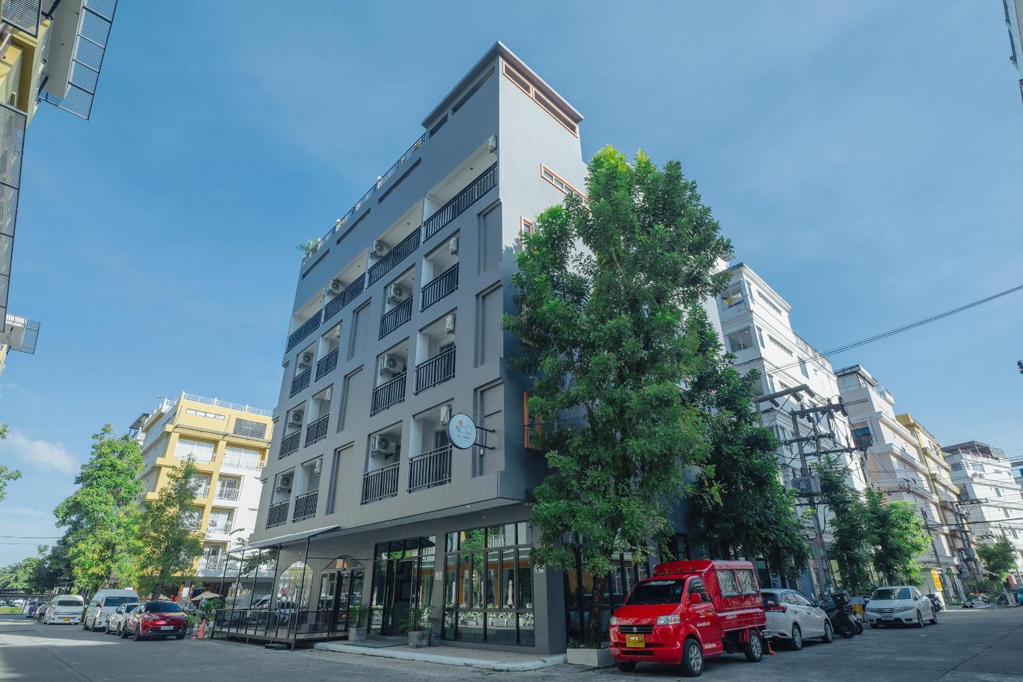 Di Yana Patong Hotell Exteriör bild